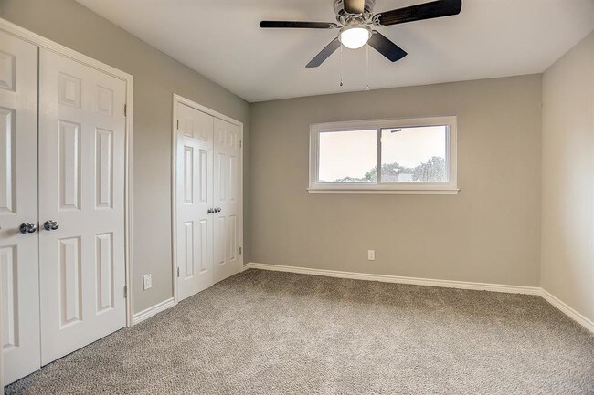 Building Photo - 10004 Westview Dr