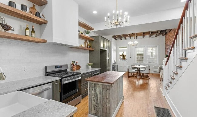 Building Photo - Coming Soon - Modern & Spacious 4 Bedroom,...