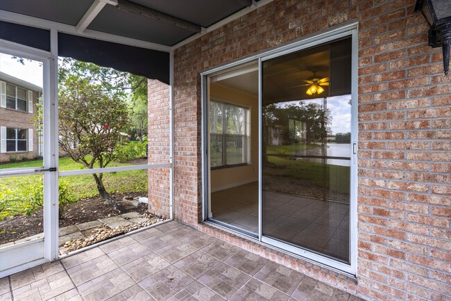 Building Photo - 6750 Lone Oak Blvd