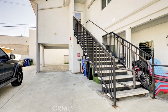 Building Photo - 14328 Gilmore St