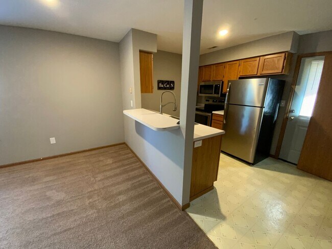 Building Photo - 3566-3568 Prescott Dr