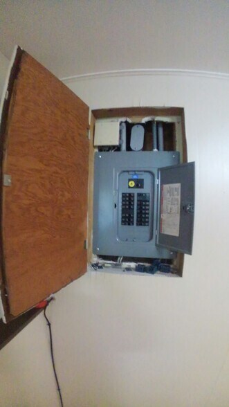 Panel box - 1536 Linden St