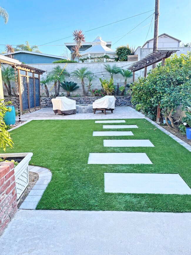 Building Photo - 4720 Emerald St