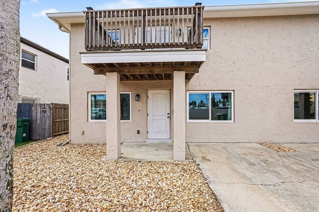 Building Photo - 1280 SR-A1A Unit D