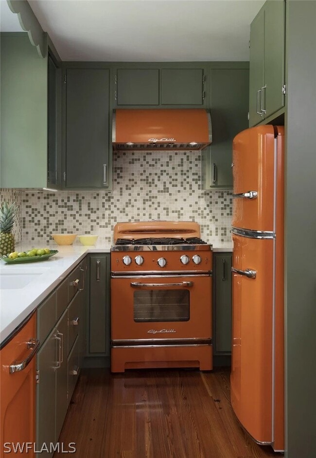 Building Photo - 92 10th Ave S