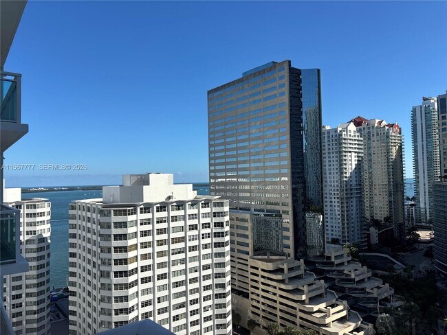 Building Photo - 950 Brickell Bay Dr
