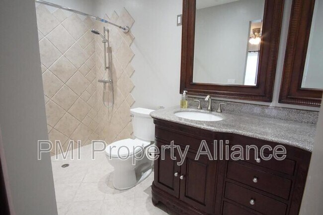Building Photo - 7944 Goldleaf St