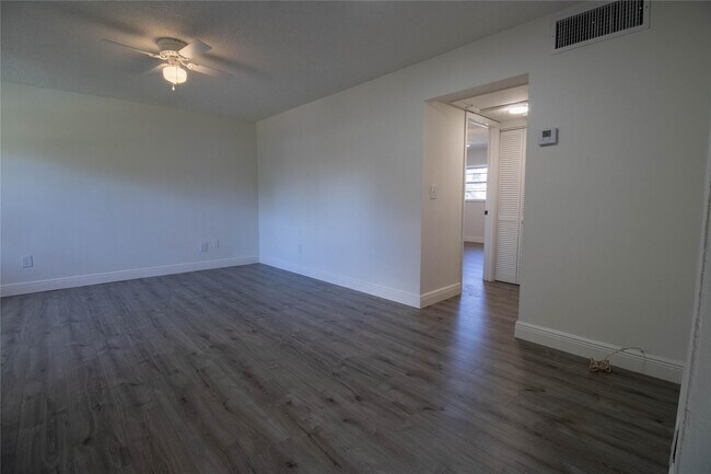 Building Photo - 1507 Argyle Dr