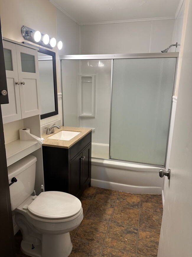 Building Photo - 3 Bedroom Brick Cape Cod in Central York School District!