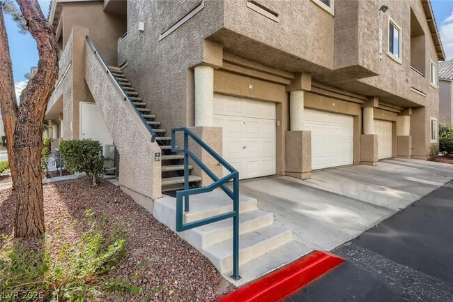 Building Photo - 2153 Jasper Bluff St