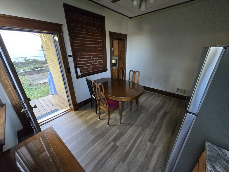 Building Photo - 2325 Reading Rd