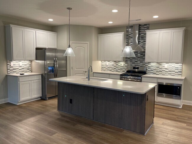 Building Photo - Gorgeous Custom New Build Home!