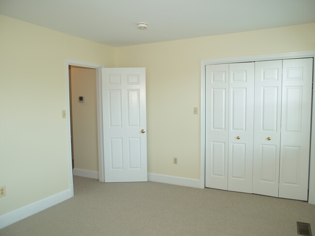 Guest Bedroom - 3287 Sutton Pl NW