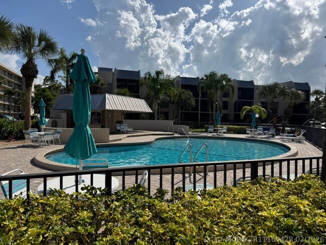 Building Photo - 12 Royal Palm Way