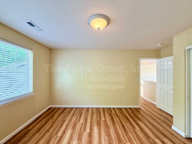 Building Photo - 13760 SW Mapleview Ln