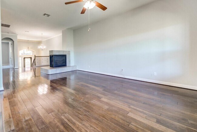Building Photo - 403 Bellagio Dr
