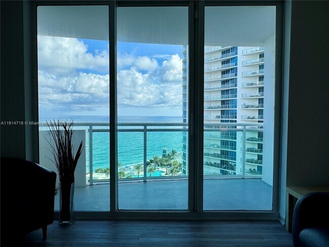 Building Photo - 3001 S Ocean Dr