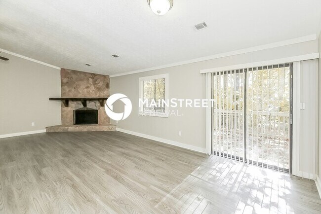 Building Photo - 3 Bedroom Pet-Friendly Home in Jonesboro, GA with Main Street Renewal