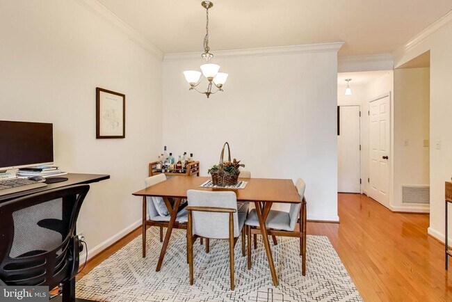 Building Photo - 1830 17th St NW