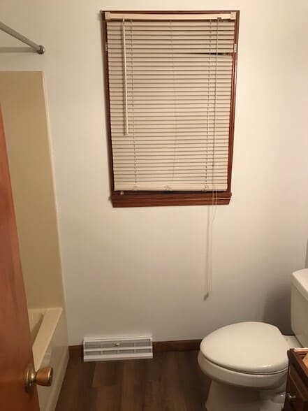 2nd Floor Full Bath - 25 Winspear Rd