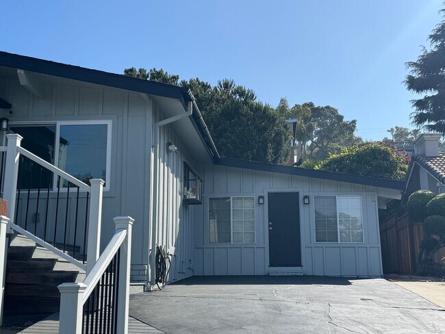 Primary Photo - 457 Clubhouse Dr