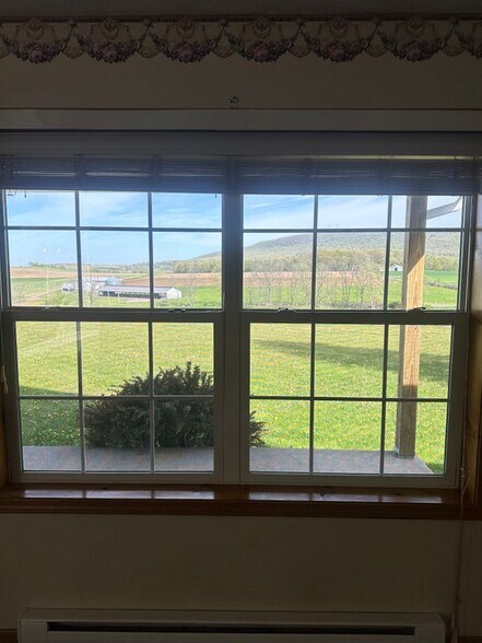 Building Photo - 2156 Hollow Rd