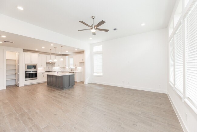 Building Photo - 7819 Cattail Shallows Ln