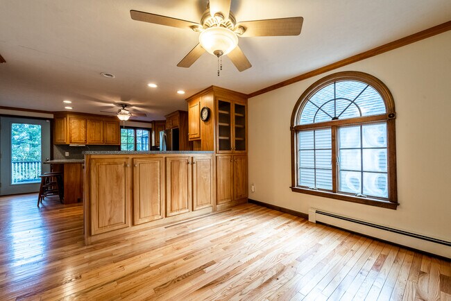 Building Photo - 131 Hemlock Dr
