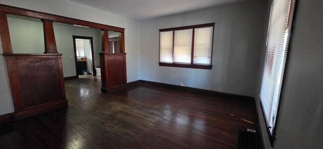 Building Photo - 915 High St