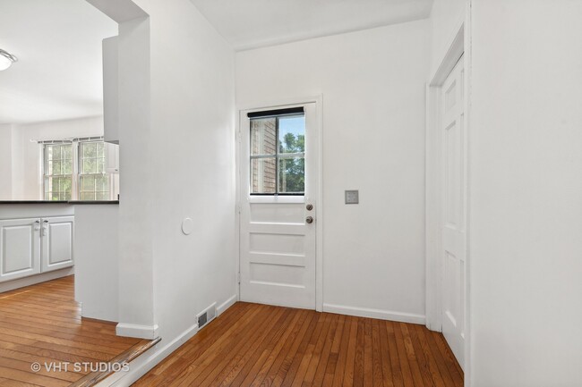 Building Photo - 21115 N Woodland Ave