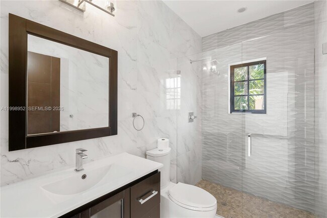 Building Photo - 519 Alhambra Cir