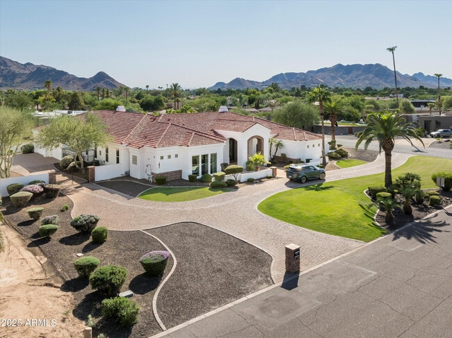 Building Photo - 5901 E Mountain View Rd