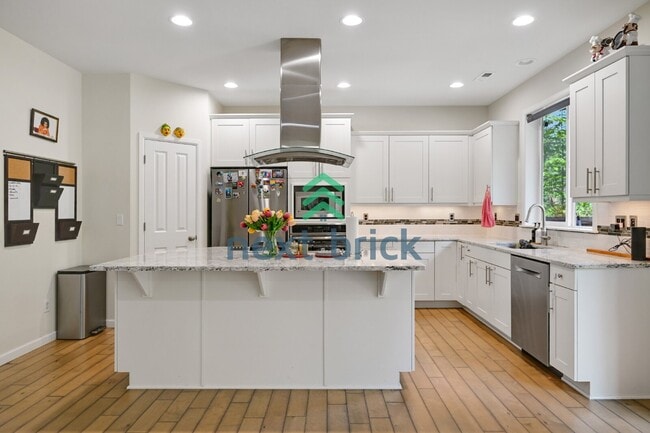 Building Photo - "Spacious 5-Bedroom Retreat with 3 Full Baths in Snohomish – 3,350 Sq Ft of Comfortable Living!"