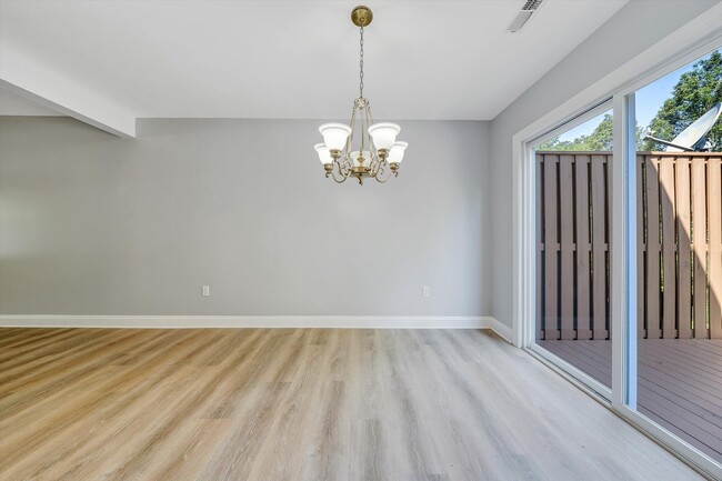 Building Photo - 575 Oak Tree Blvd NW