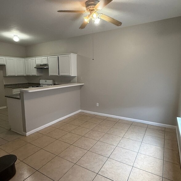 Building Photo - 19959 Sycamore Valley Dr