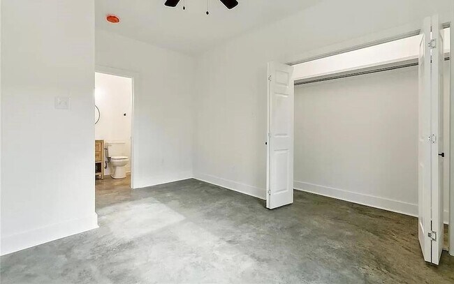 Building Photo - 310 Reiss Pl