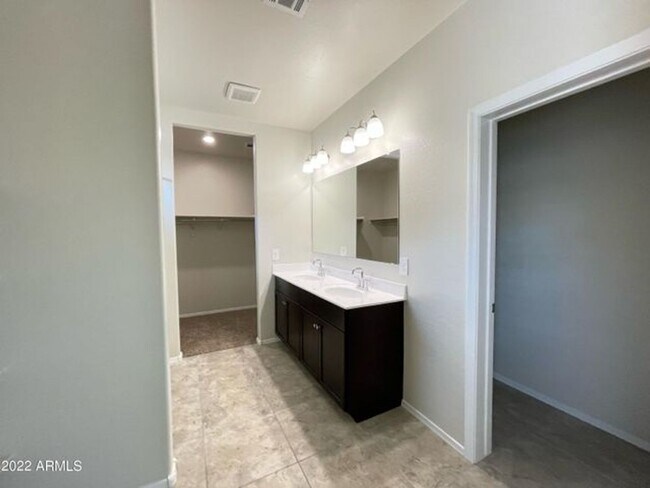 Building Photo - Brand NEW 3 Bed/2Bath never in Crestfield ...