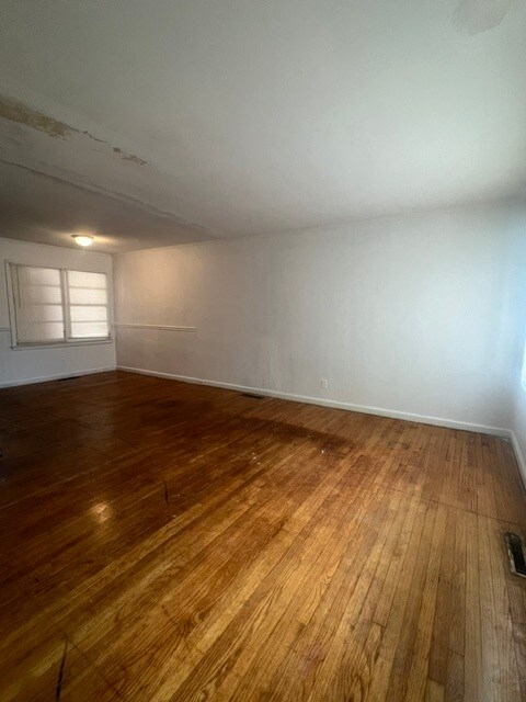 Building Photo - 1653 Downing Cir