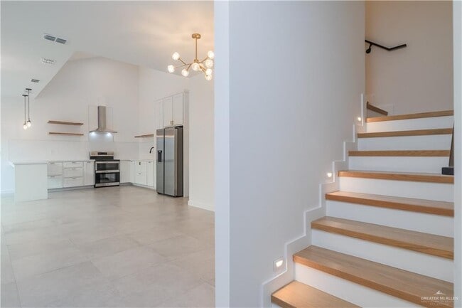 Building Photo - 2629 Warbler Ave