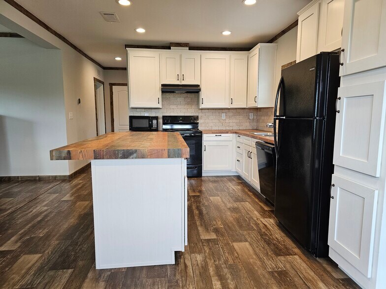 kitchen - 1238 FM 667