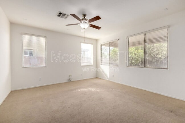 Building Photo - 2656 E Boston St