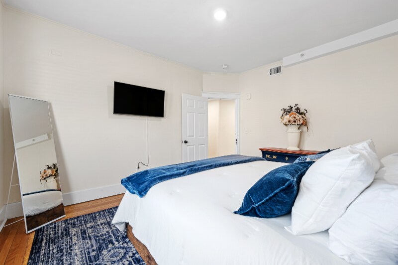 Building Photo - 284 Highland St