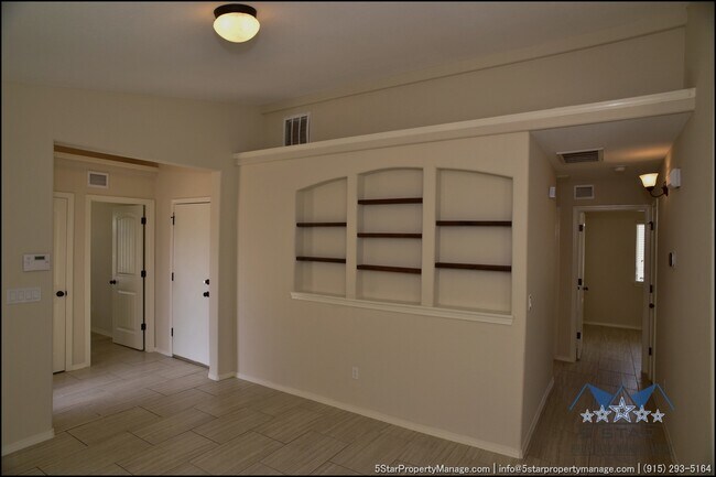Building Photo - 14920 Tim Hardaway