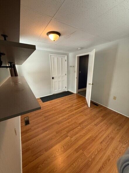 Building Photo - 7 Bacon St