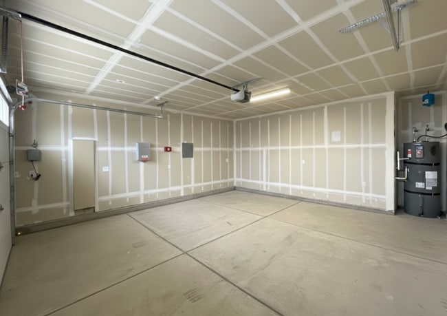 Building Photo - Spacious Modern Family Home in Prime Fresno Location!