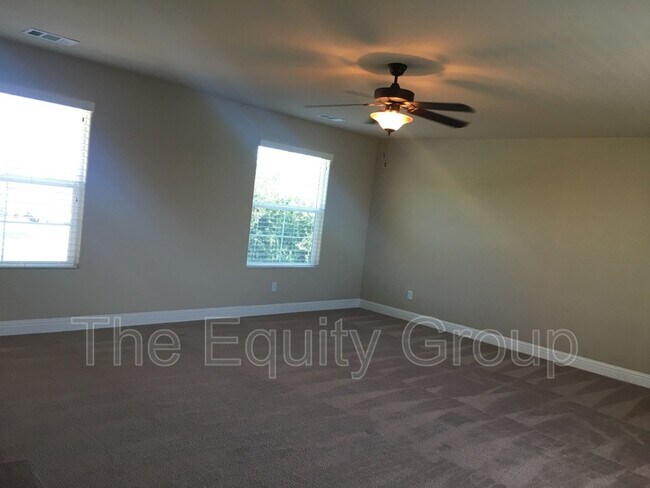 Building Photo - 3901 W Jerome Ave