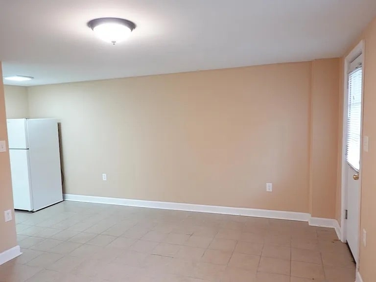 Building Photo - 910 Kennebec Ave