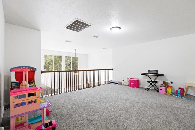 Building Photo - 2831 Elm Tree Park