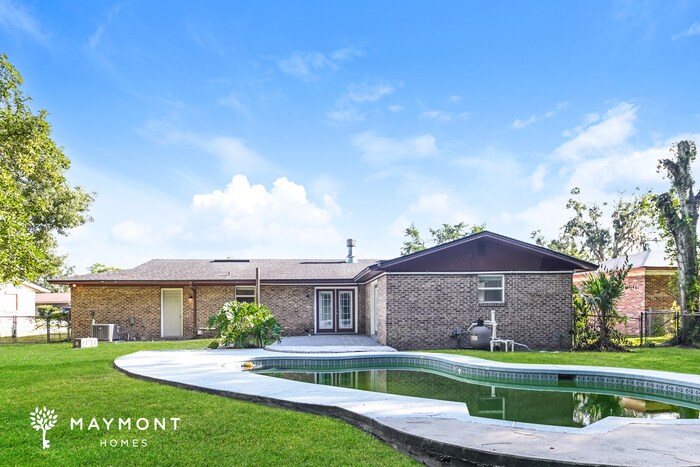 Building Photo - 5646 International Dr