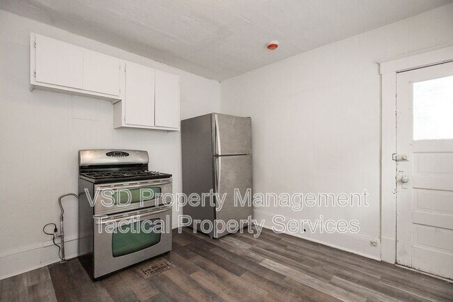Building Photo - 1583 E 84th St